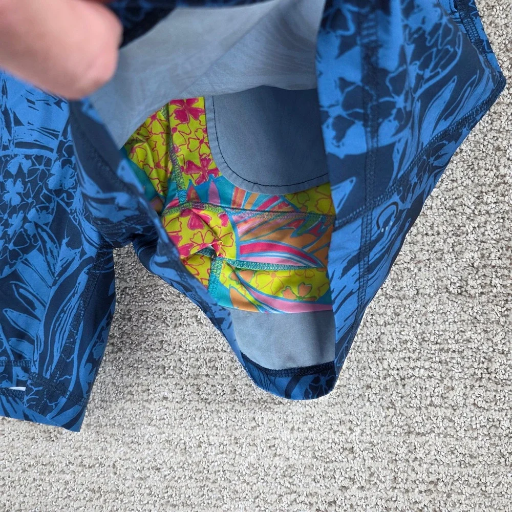 Chubbies Mens Swim Trunks XL Blue Pineapple Floral Mesh Lined Shorts Stretch
